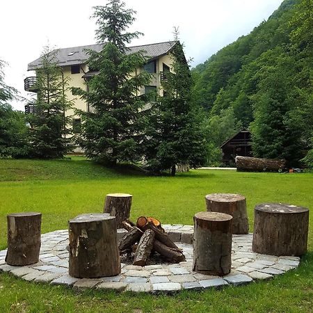 Hotel Casa Valea Cernei Isverna Exterior foto