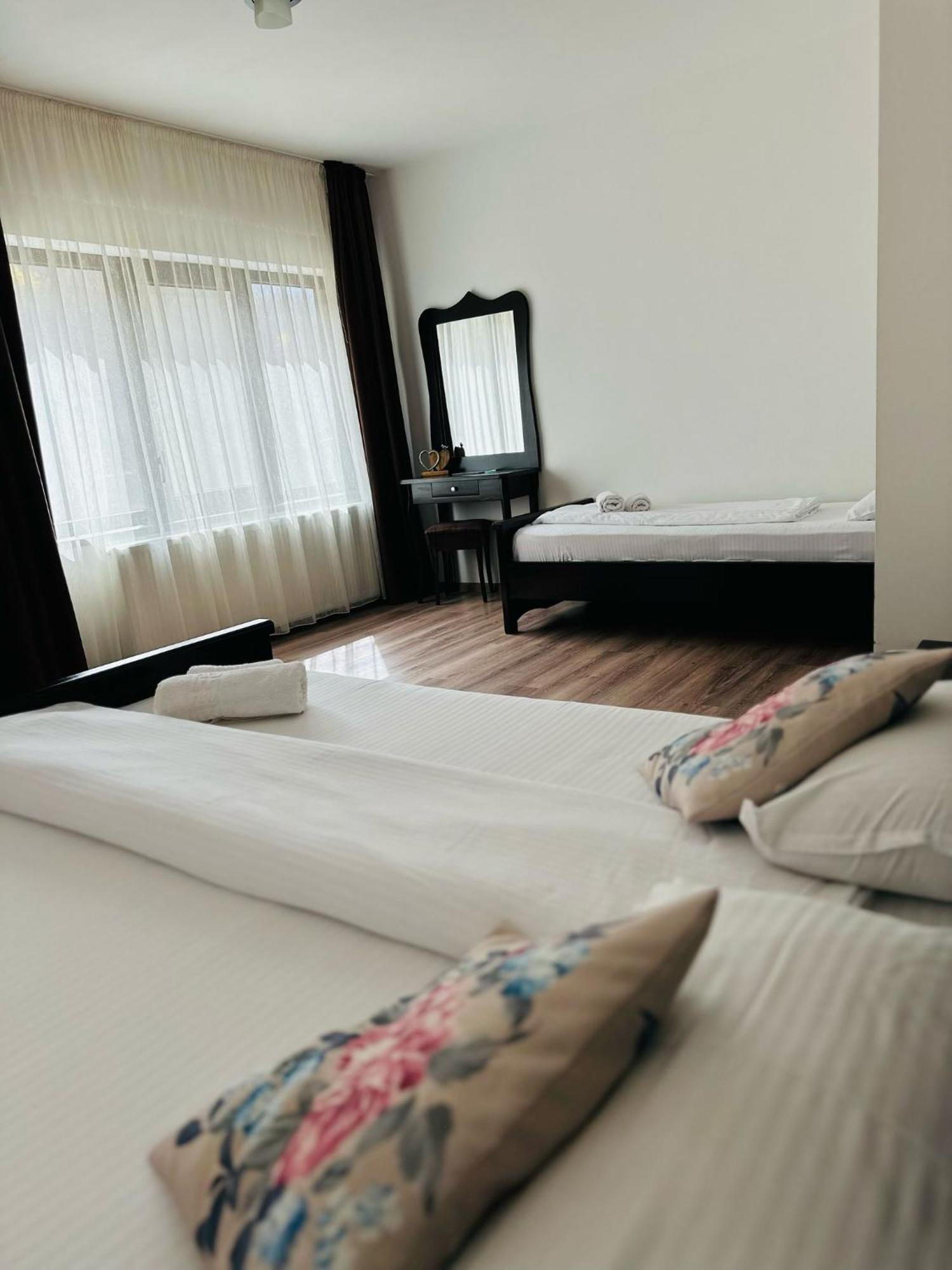 Hotel Casa Valea Cernei Isverna Habitación foto